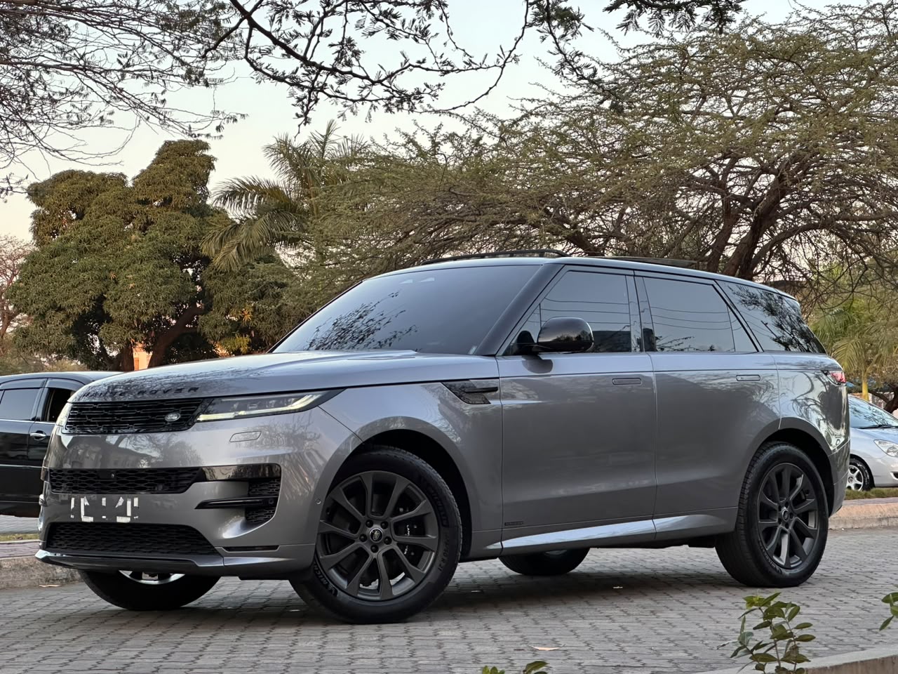 RANGE ROVER SPORT  DAYNAMIC  SE MHEV thumbnail 2